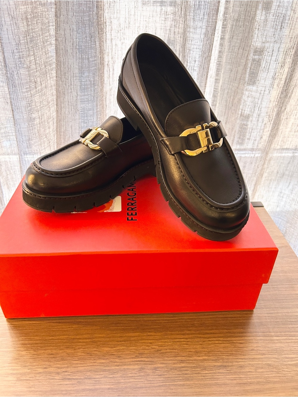 NIB Ferragamo Maryan Lug Black Leather Comfort Loafer Women 7.5C, $1150 Retail